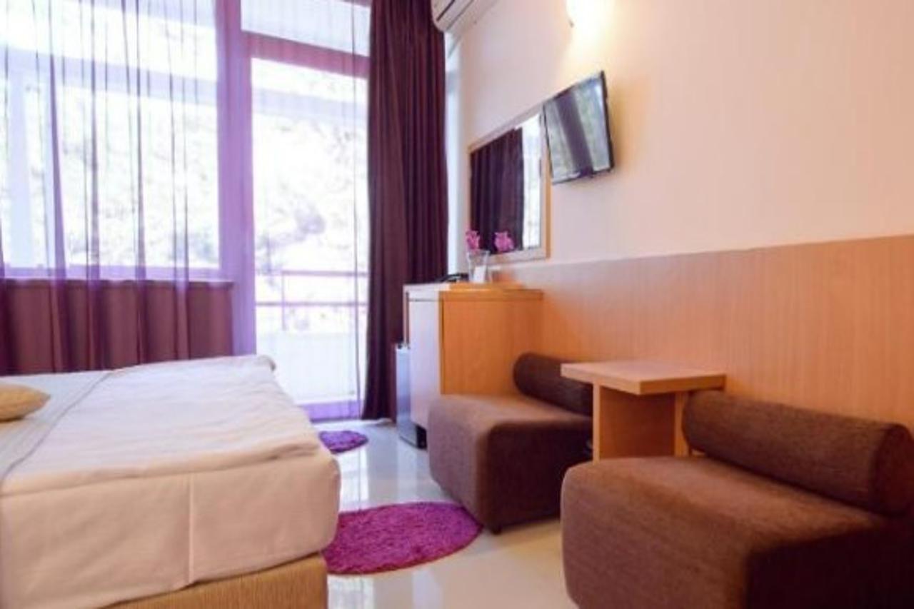 Hotel Sara Neptun Buitenkant foto